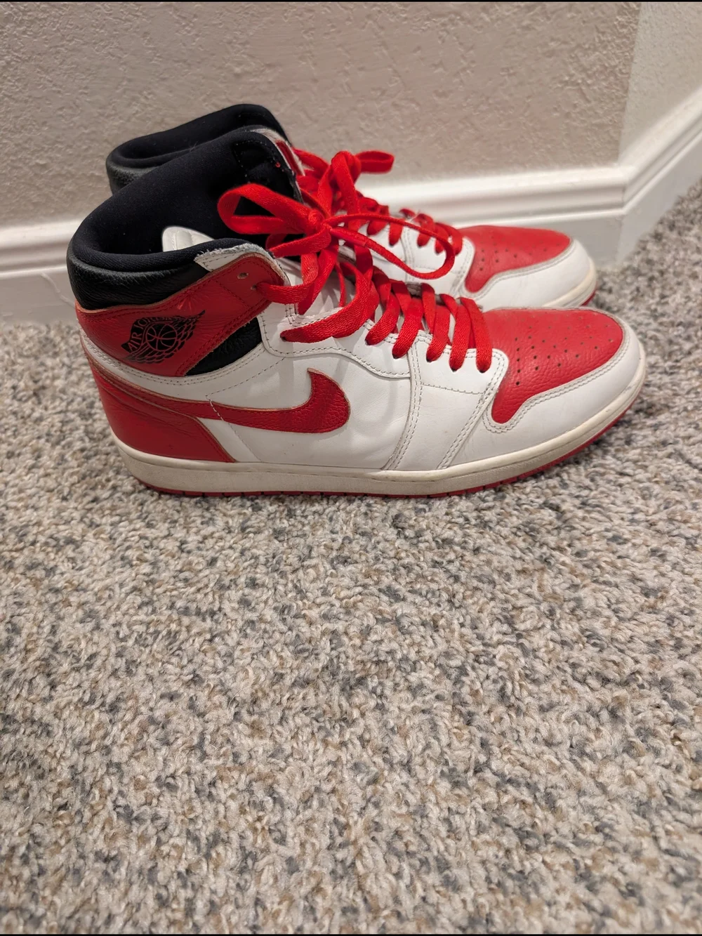 Nike Men's High-Top Sneakers White Red Black